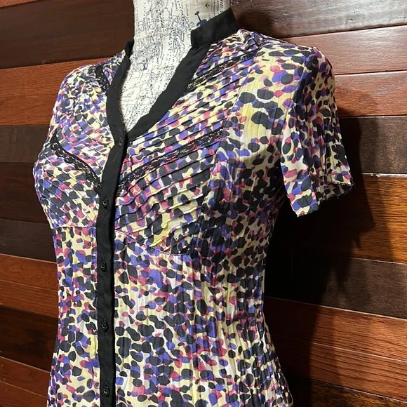 NY Collection V Neck Short Sleeve Textured Button Down Blouse - Picture 2 of 9